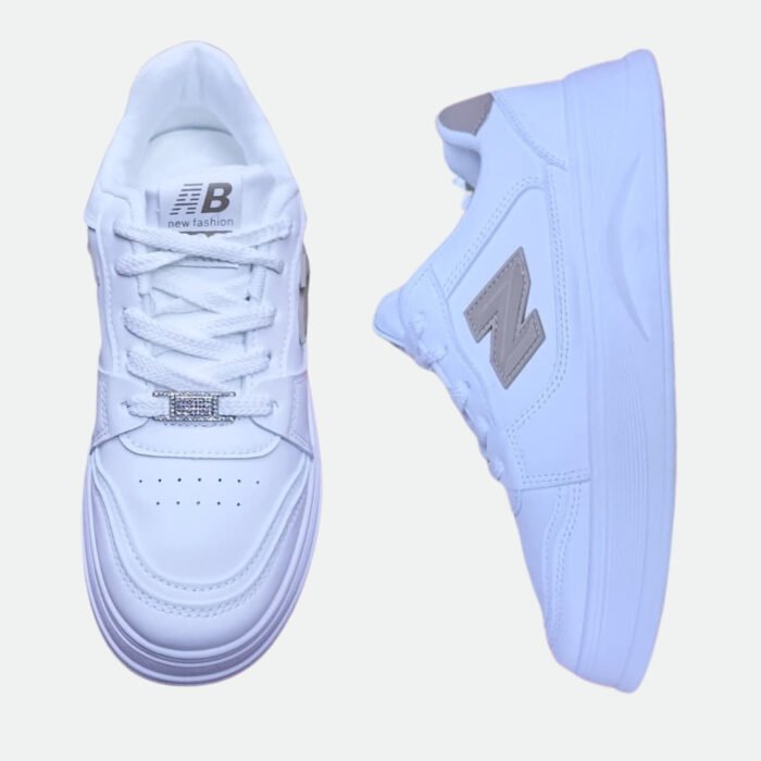 حذاء رياضي نسائي أبيض عصري – راحة وأناقة يومية